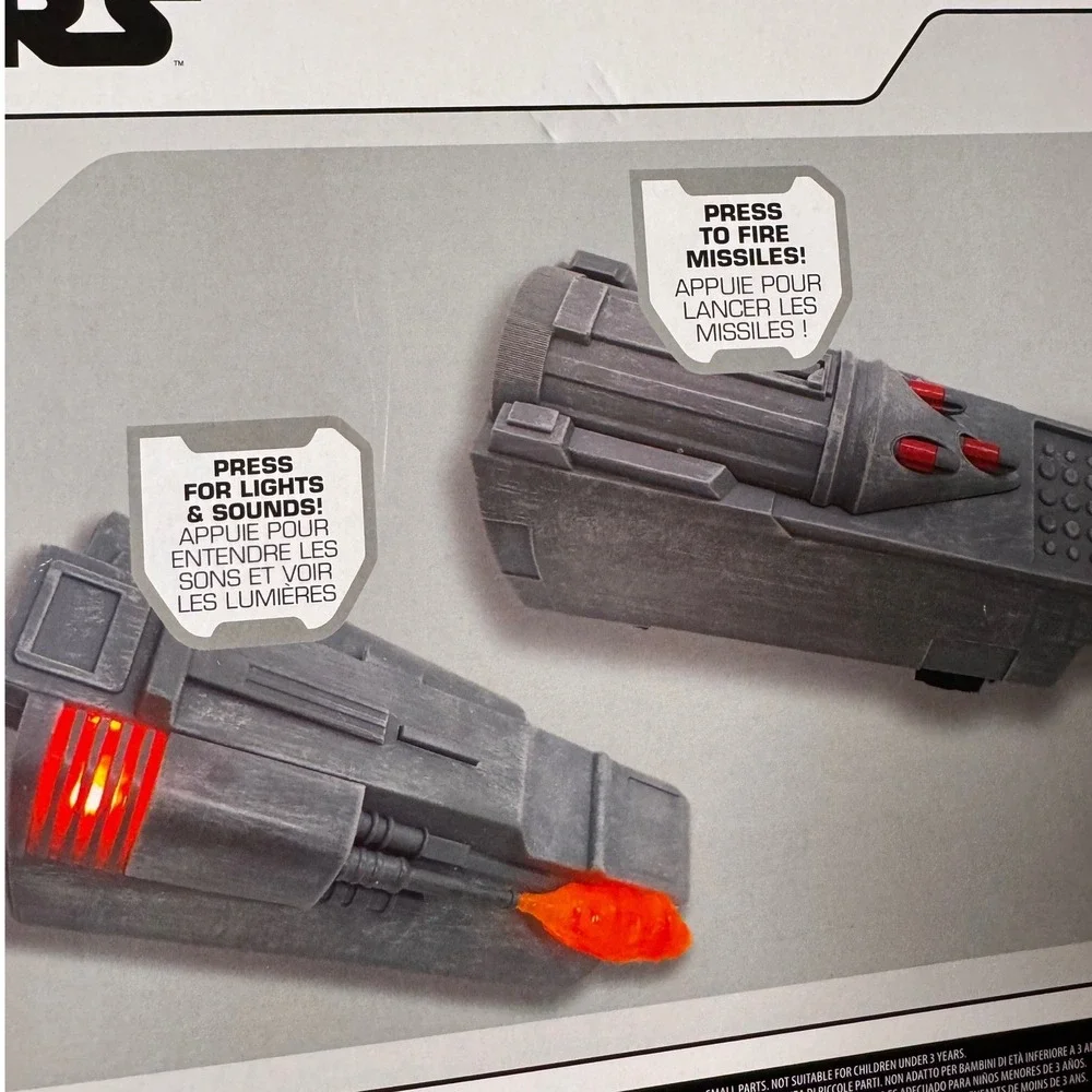 Disney Star Wars The Mandalorian Gauntlets Toy Light Up Sound Missile Fire NEW